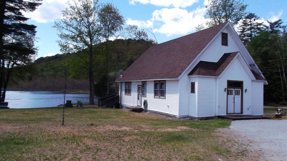 Brant Lake House | Beautiful Family Friendly Lakefront Property On Brant Lake