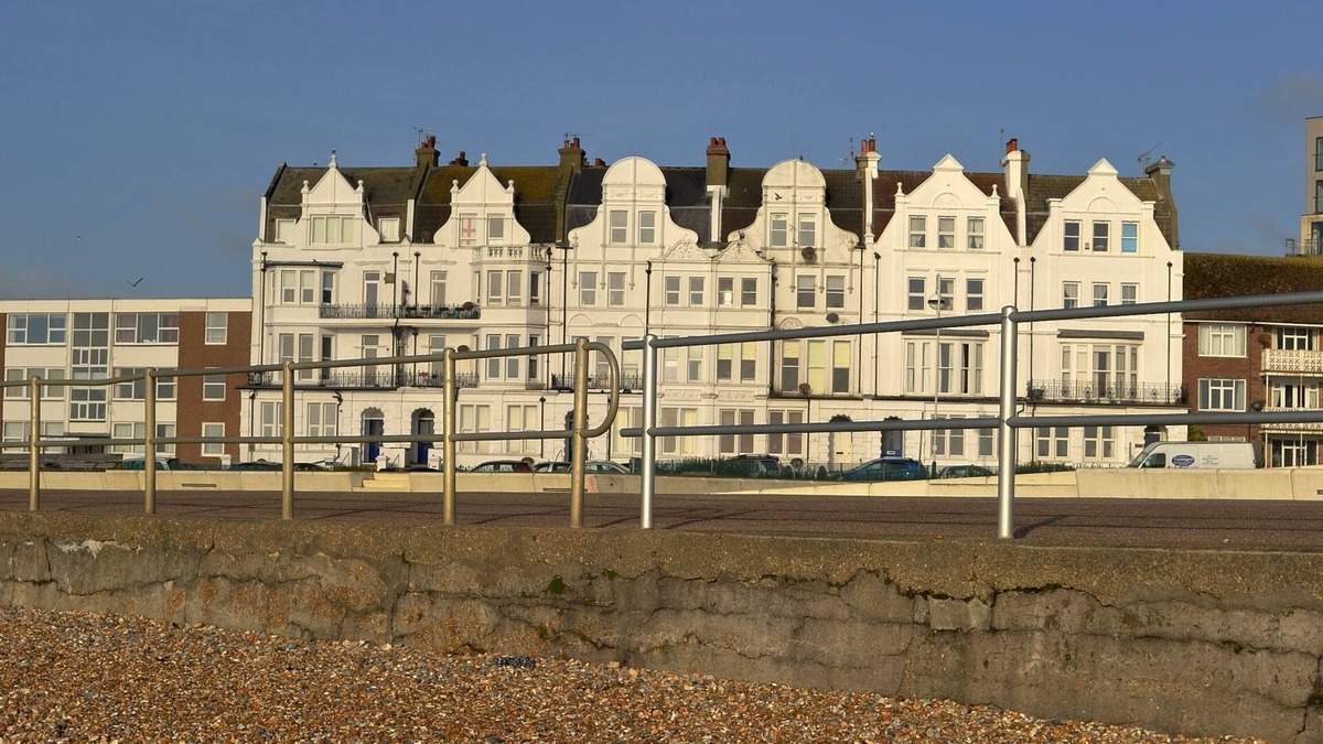 Bexhill-on-Sea Apartment | Beautiful Family Friendly Seafront Flat With Stunning Views