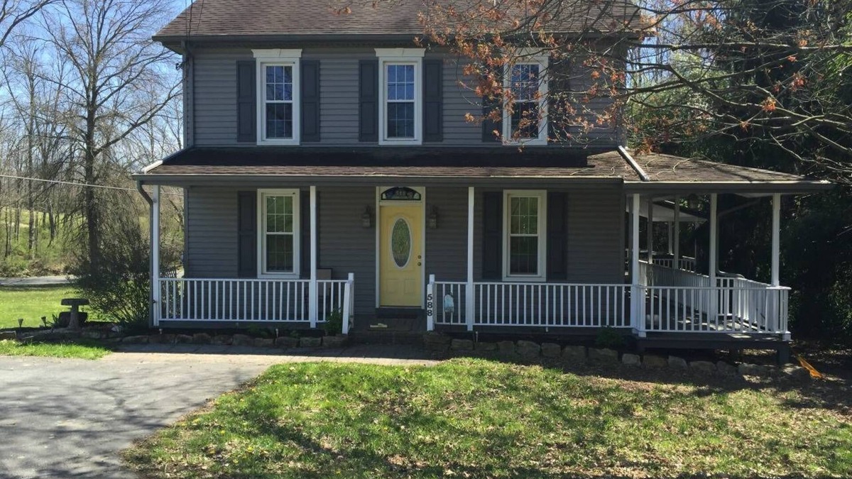 Hummelstown House | Beautiful Family Home Along Fish-friendly Manada Creek