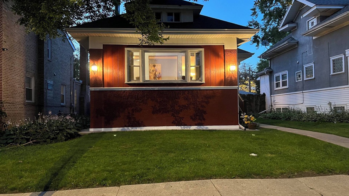 Galewood House | Beautiful family home located in Galewood & Mount Clare with pool and deck