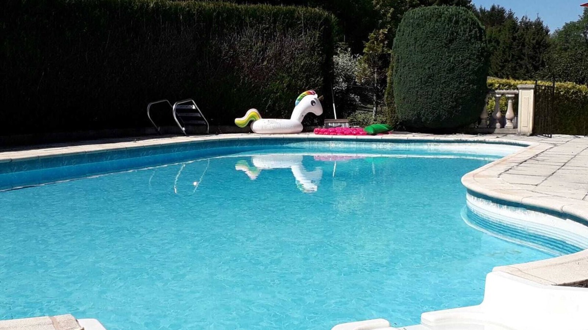 Ney House | Beautiful family house in the typical Jura area.nnT