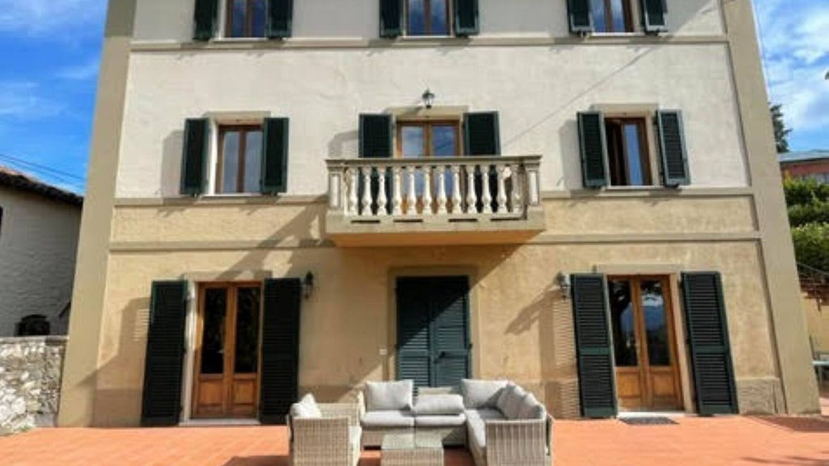 Barga Villa | Beautiful family villa with private pool and wonderful mountain views near Barga