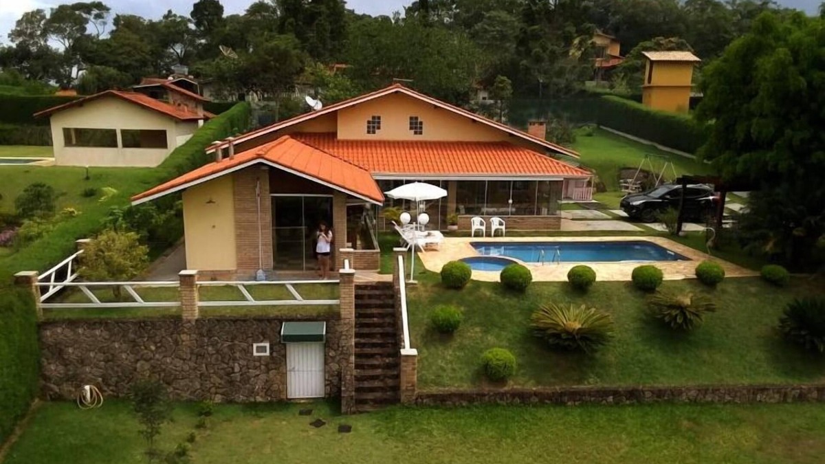 Ibiuna House | BEAUTIFUL FARM IN GATED COMMUNITY - IBIUNA SP - 70KM FROM SP 12 PEOPLE