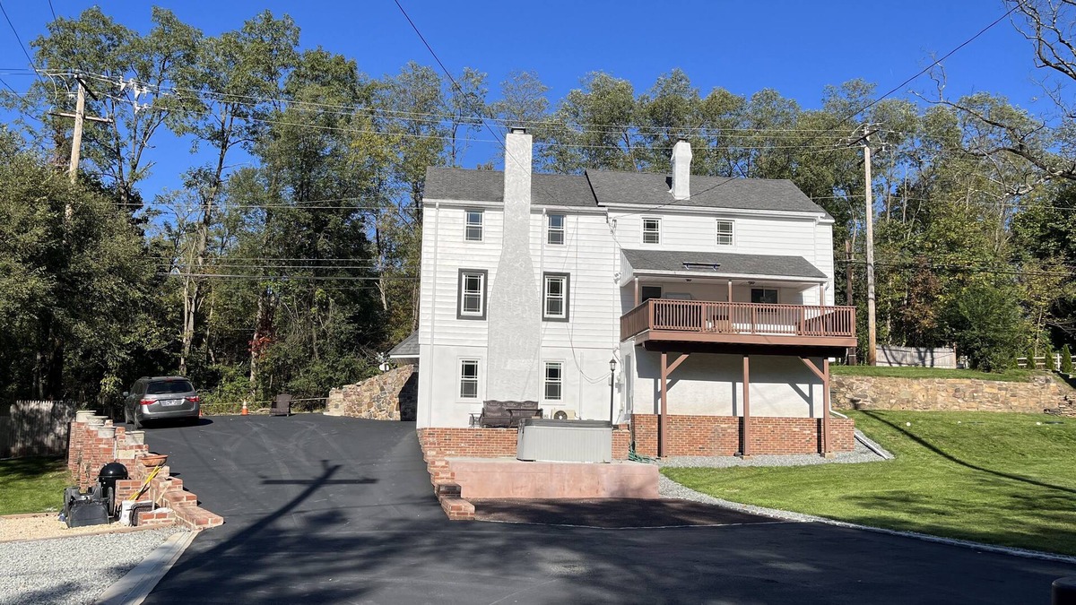 Valley Forge House | Beautiful farmhouse in Valley Forge Park!