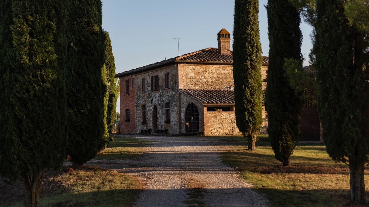 Siena House | Beautiful farmhouse nestled in very sweet hills just a few minutes from Siena