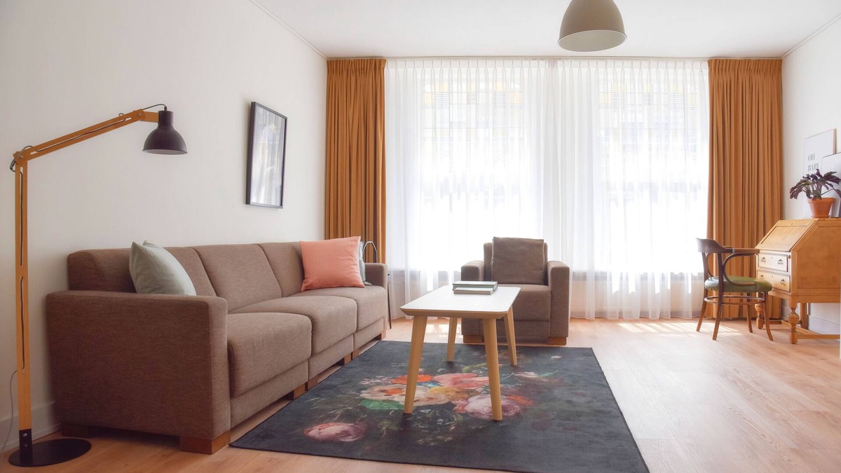 Leiden Apartment | Beautiful first and second floor apartment in historic Leiden