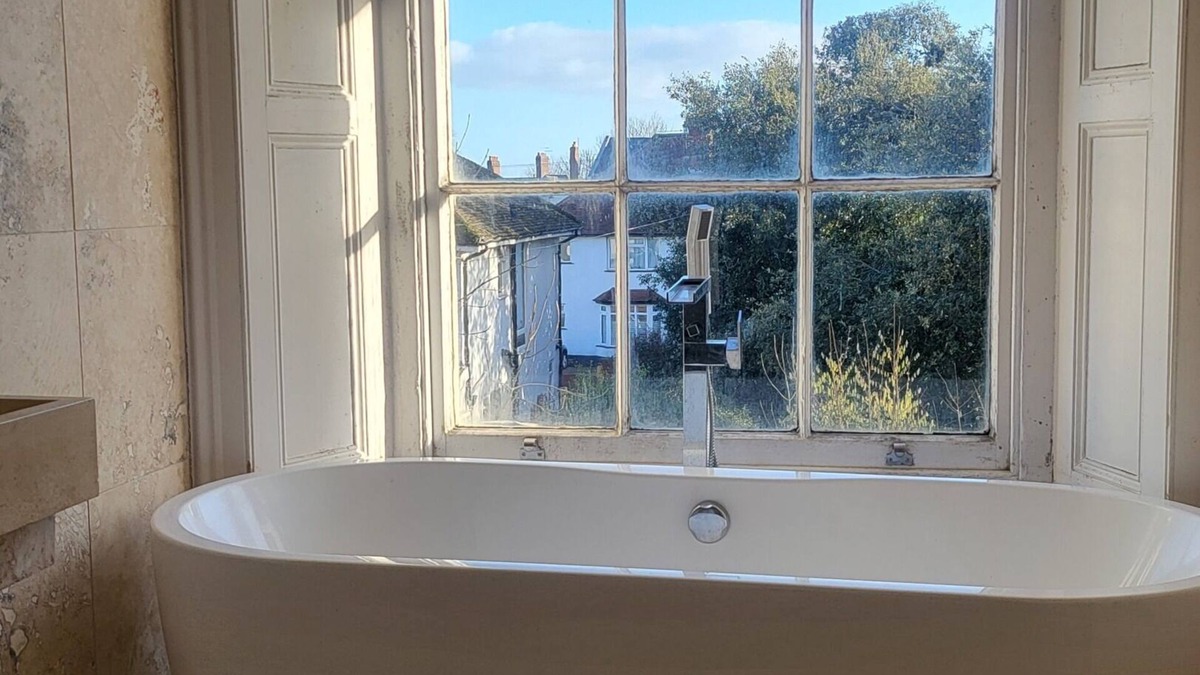 Exeter Apartment | Beautiful First Floor Apartment