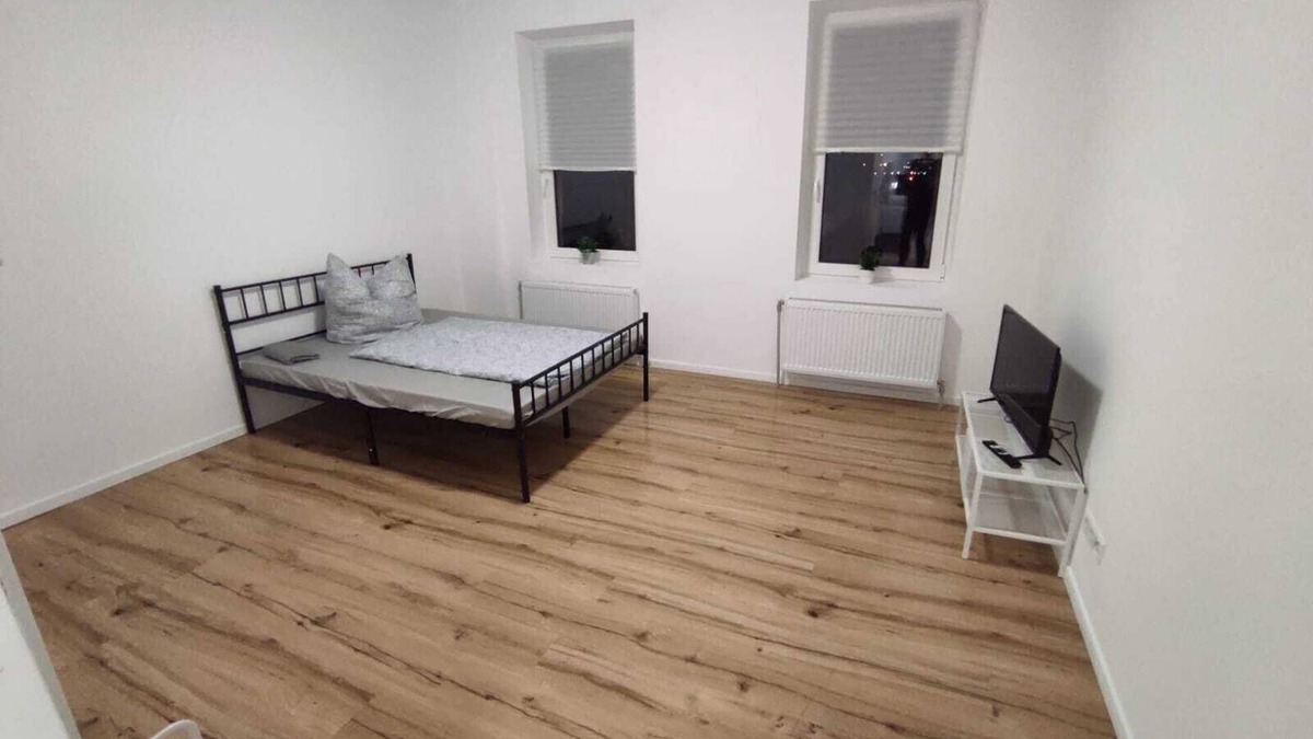 Altenburg Apartment | Beautiful flat in Altenburg with wifi and smart T
