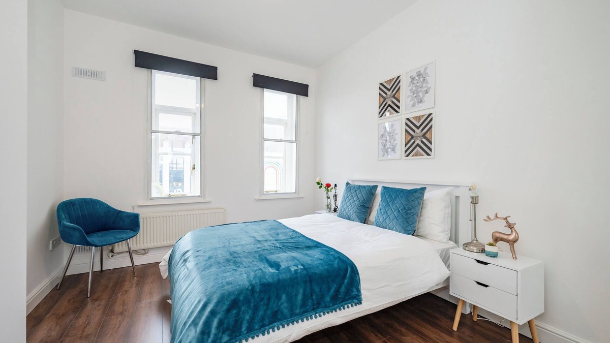 Coldharbour Apartment | Beautiful Flat Near the Center 11 min by tube