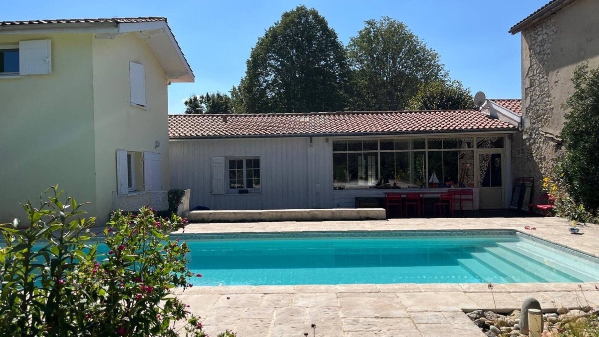 Ayguemorte-les-Graves Cottage | Beautiful character farmhouse in the heart of the Bordeaux vineyards -