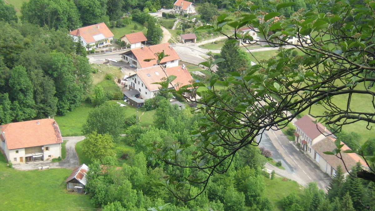 Le Poizat-Lalleyriat House | BEAUTIFUL HOUSE OF CHARACTER - Located in common THE REPLAT of poizat - 900 ALT