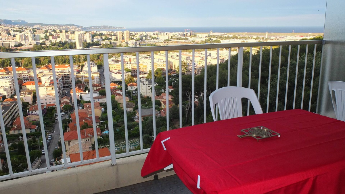 Saint-Laurent-du-Var Apartment | Beautiful 3 rooms, quiet, with panoramic views