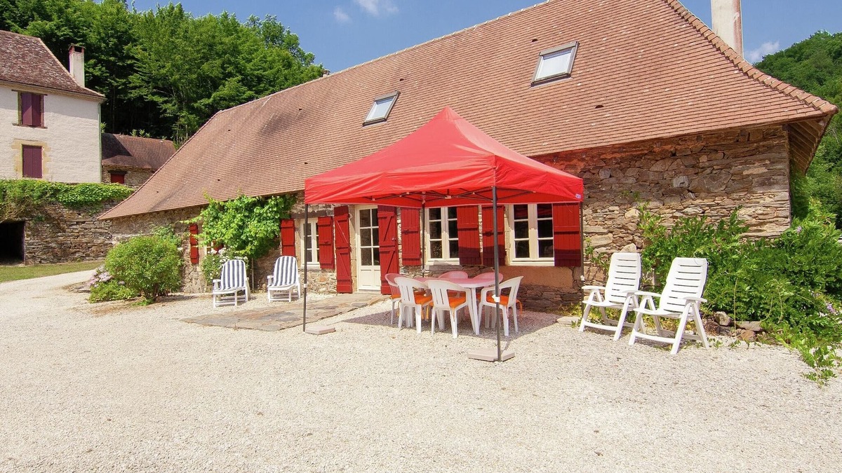 Saint-Medard-d'Excideuil Cottage | Beautiful vacation home with swimming pool