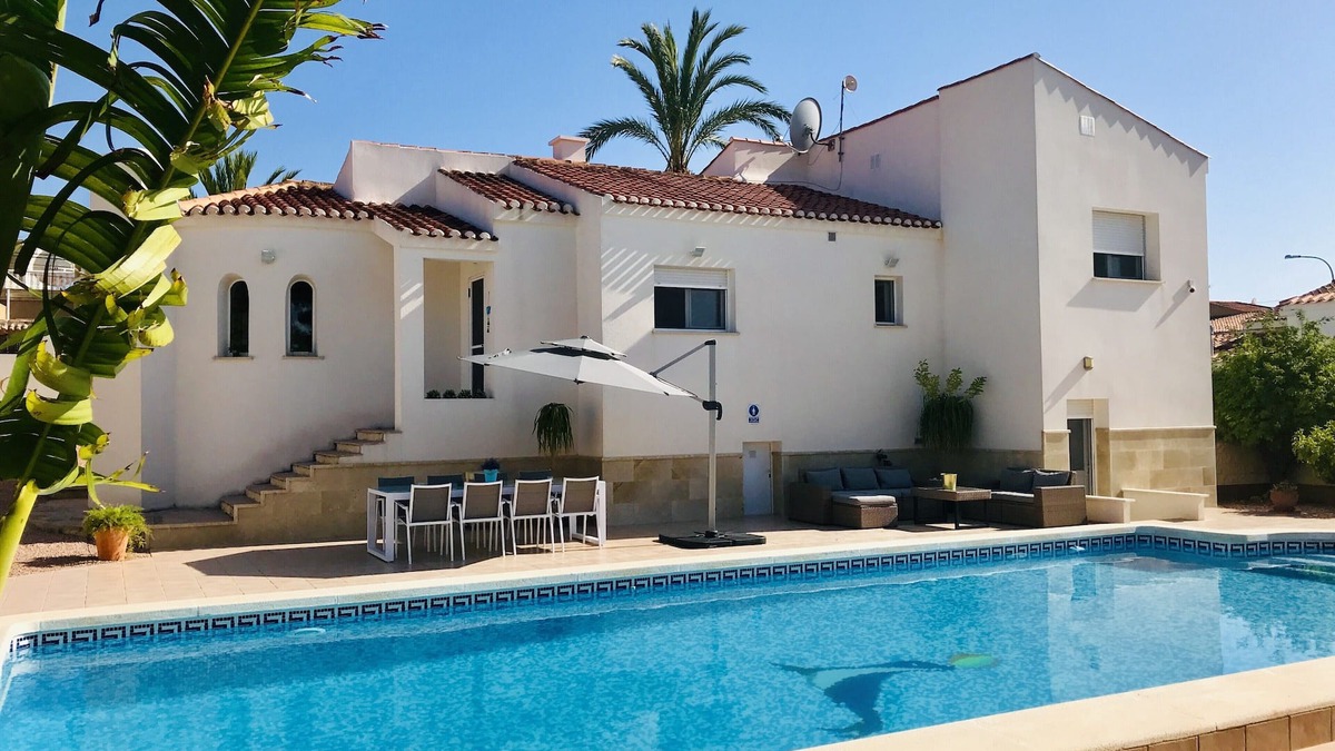 La Siesta Villa | Beautiful fully renovated detached villa with private pool