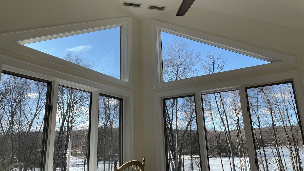 Brookfield House | Beautiful, Fun Lakefront Retreat - Perfect for family reunions/ groups