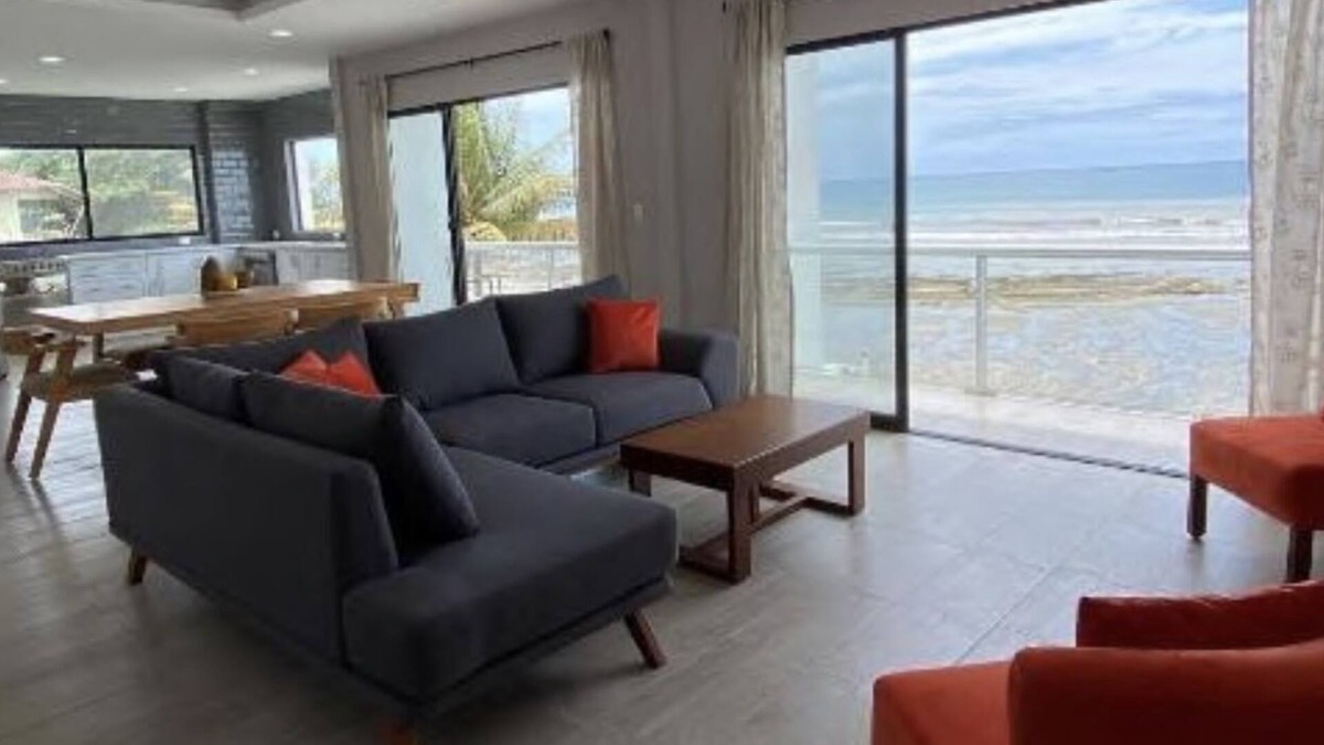 Las Nunez House | Beautiful furnished luxury units on the beach
