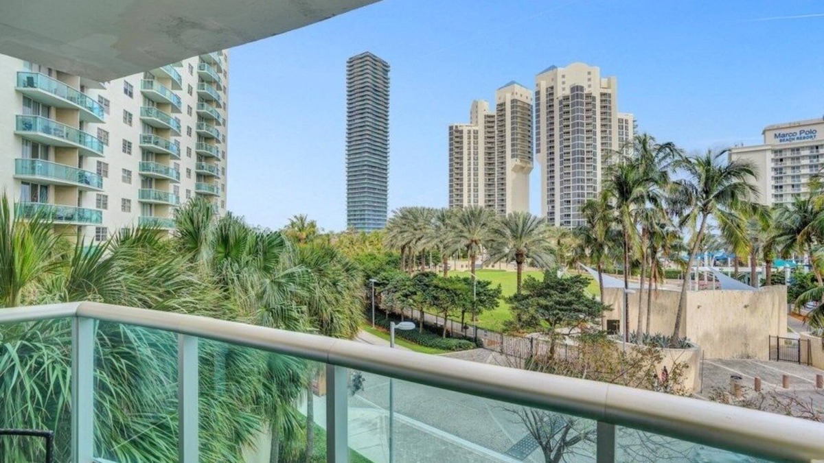 Sunny Isles Beach Condo | Beautiful Garden View Ocean Reserve 1 Br Condo 1 Bedroom Condo by RedAwning