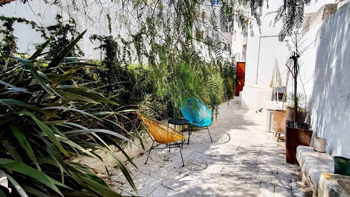 Old Town Cisternino Apartment | Beautiful Garden Apartment in Cisternino