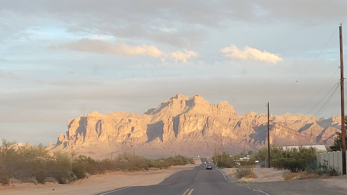 Apache Junction House | Beautiful Gated Retreat with Breathtaking Views of the Superstition Mountains