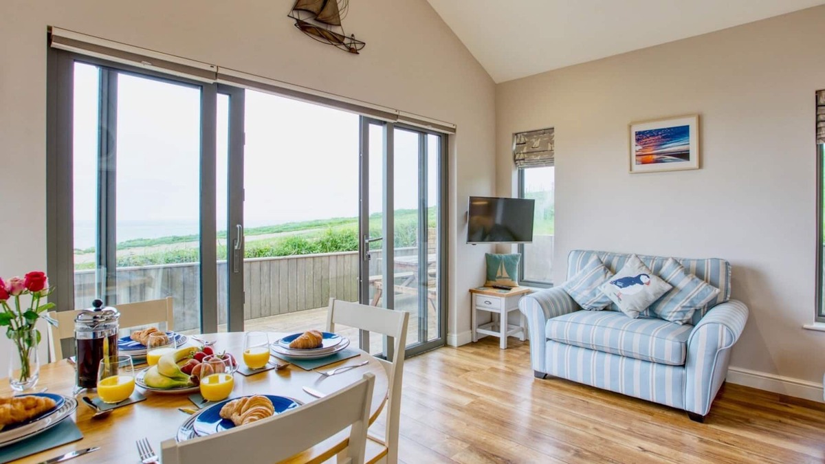 Eype House | Beautiful Seaside Holiday Home Pass The Keys
