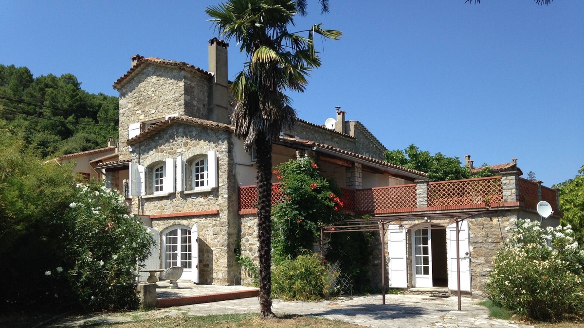 Generargues Cottage | BEAUTIFUL GITE IN CÉVENNES 4 BEDS - "THE BLUE CEDAR"