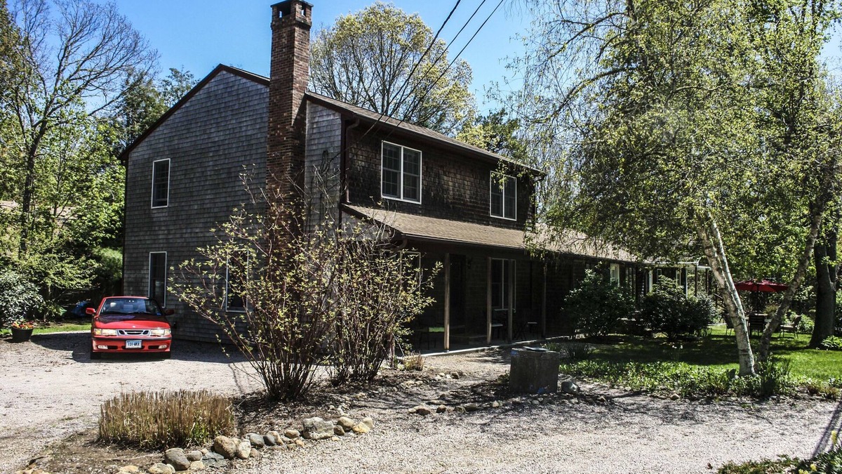 Kenyon House | Beautiful Green Hill Beach House close to RI beaches, Watch Hill & Newport