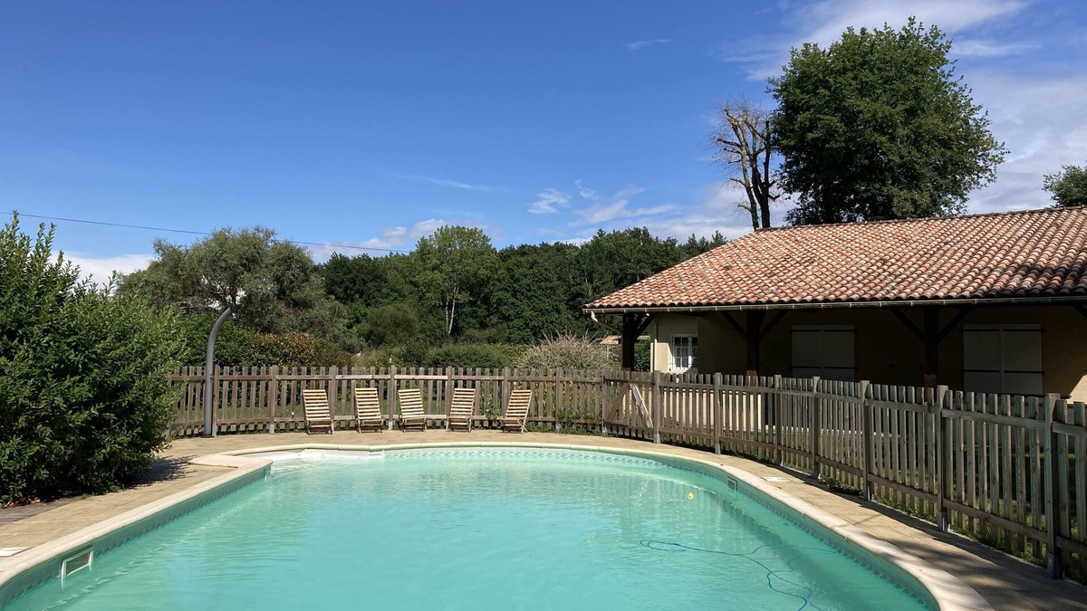 Lerm-et-Musset Cottage | Beautiful group accommodation in the heart of the Gironde forest