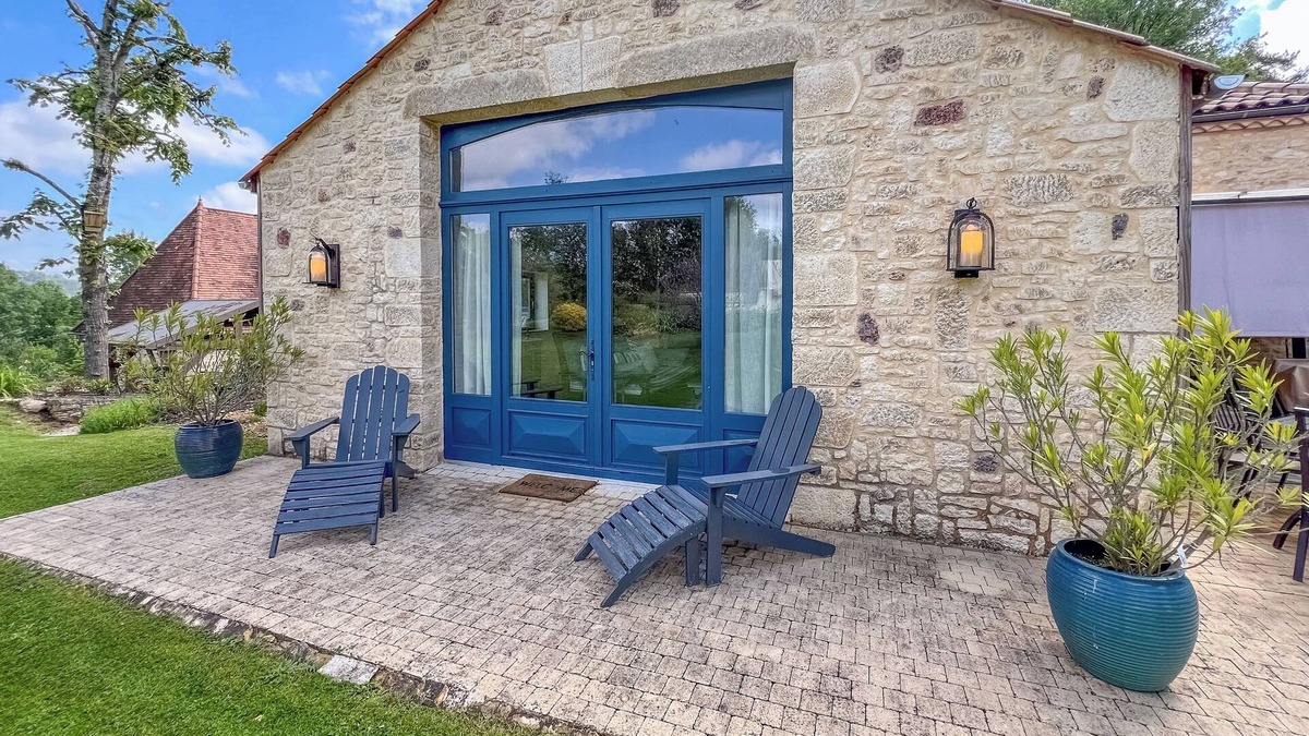Siorac-en-Perigord Ski Chalet | Beautiful Guesthouse on the Banks of the Dordogne River in a Tranquil Setting