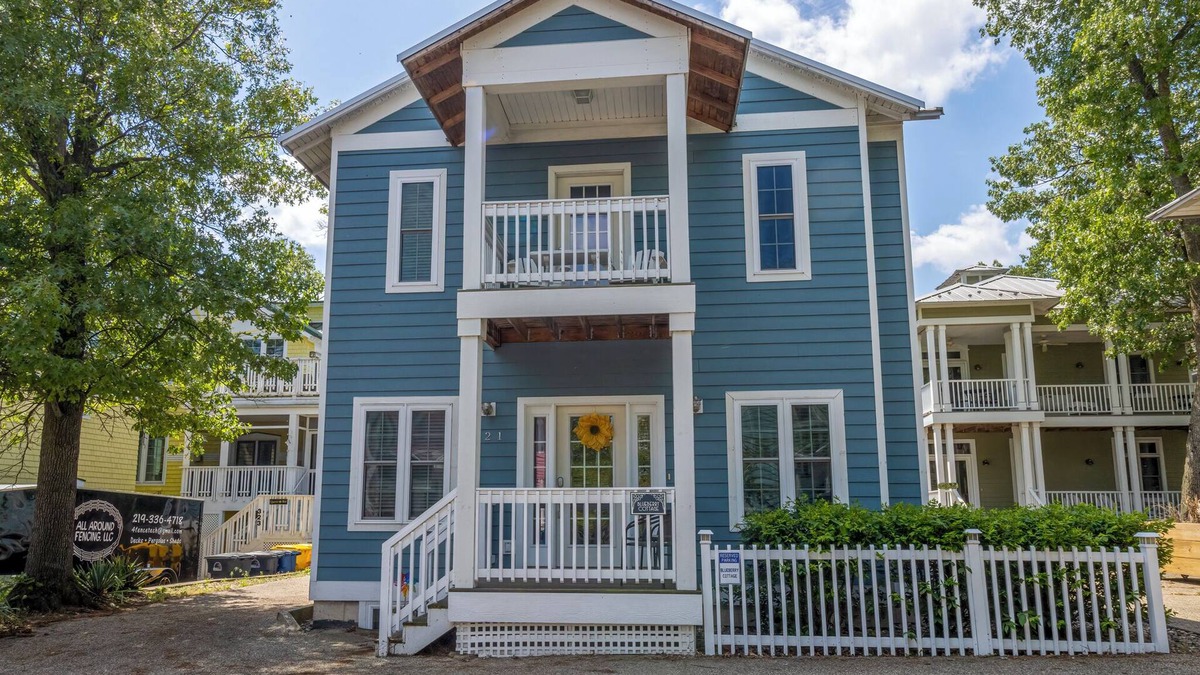 Michigan City House | Beautiful Guest House in Beachwalk Resort Perfect for Small Families