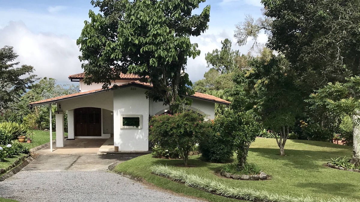 Jaramillo House | Beautiful Guest House at Jaramillo, Boquete. Little Paradise in the Mountain