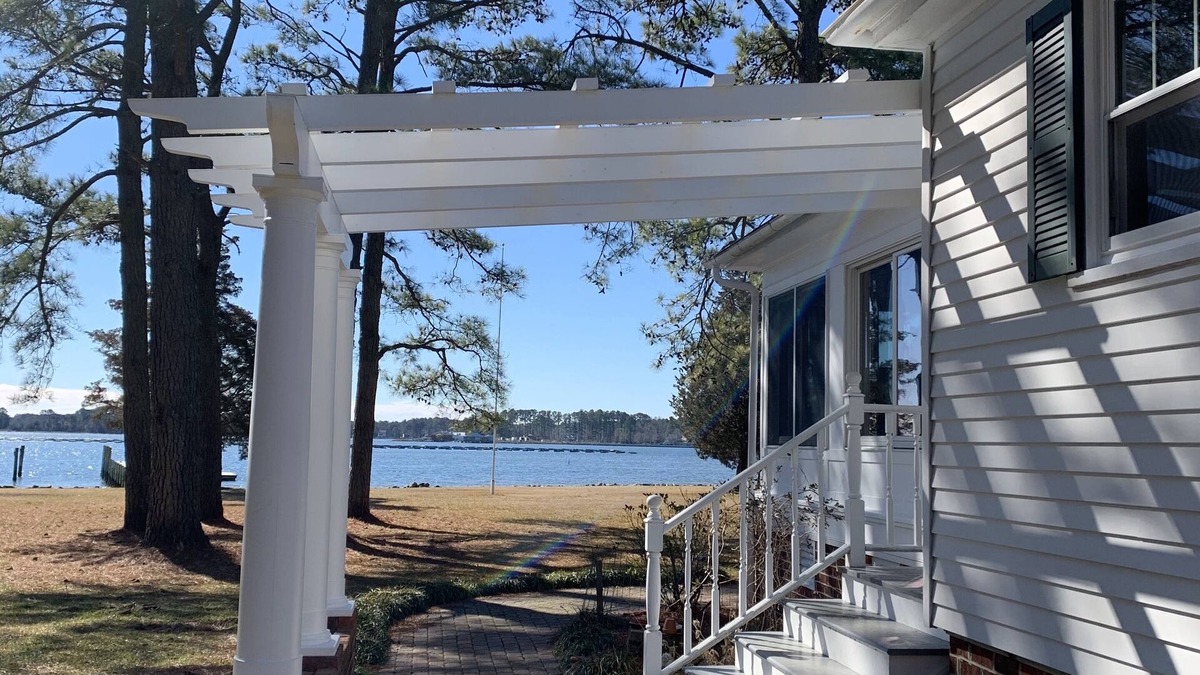 Grimstead House | Beautiful Gwynn’s Island Waterfront Home