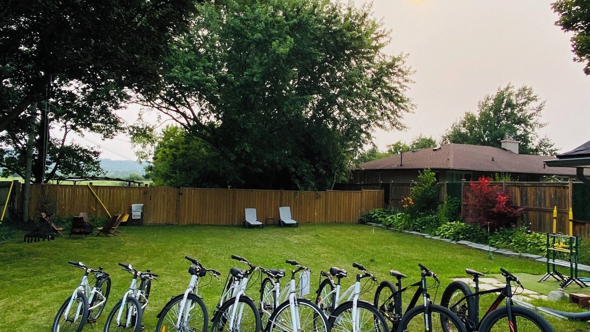 Queenston House | Beautiful house in Niagara Parkway, near hiking and biking trails!