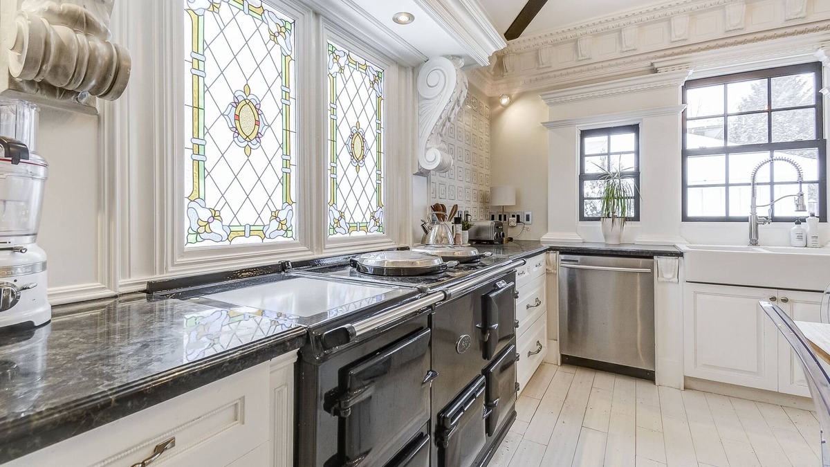 Old Town Historic District House | Beautiful Historical Luxury Getaway