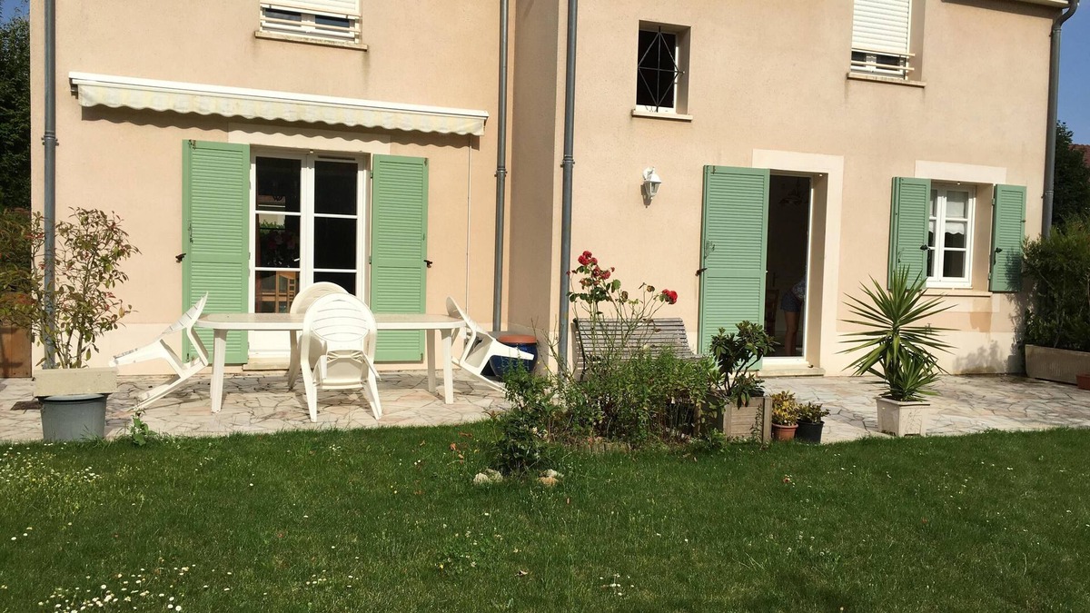 Bussy-Saint-Georges House | Beautiful house with large garden near Disneyland