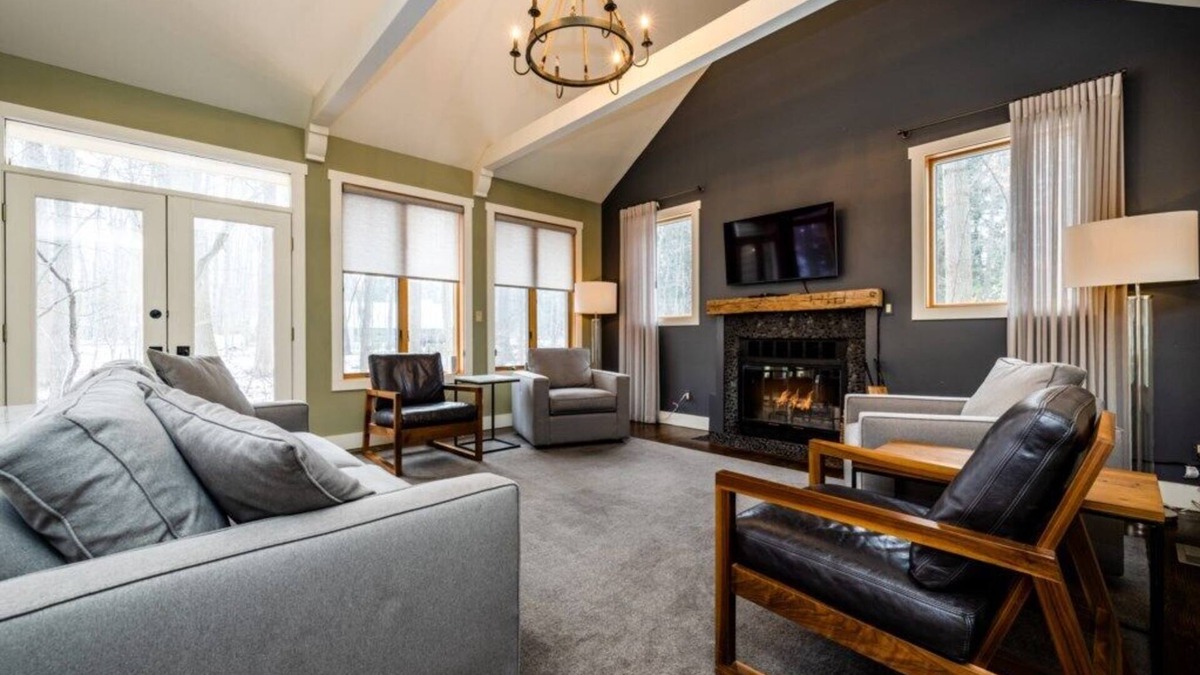 Harbert House | Beautiful Harbert Home Close to Sandy Lake Michigan Beach!