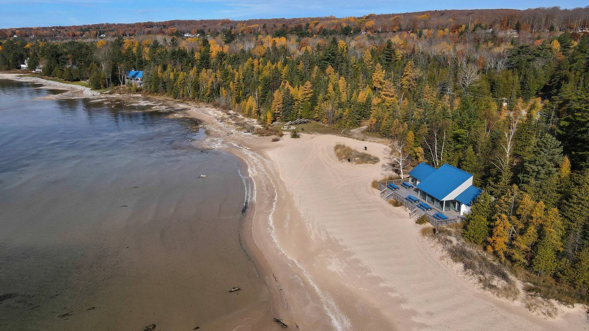 Harbor Springs Condo | Beautiful Harbor Springs Condo | Private Beach Access | Sleeps 8 | 2 Bedrooms