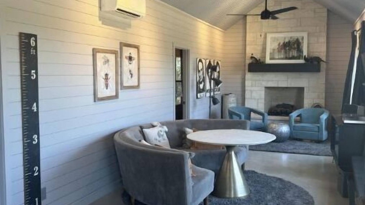Wimberley Cottage | Beautiful Hill Country Charm. 88 acres with mini farm animals.