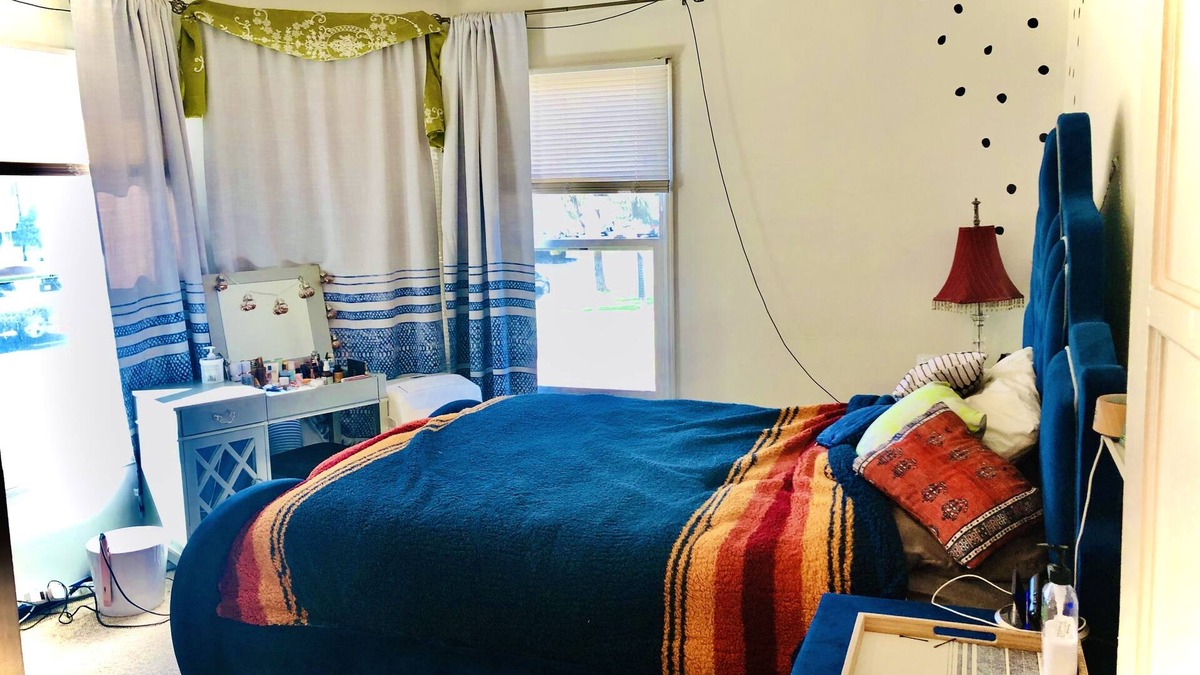 Los Feliz Apartment | Beautiful Historical Los Feliz- walking distance to so much!