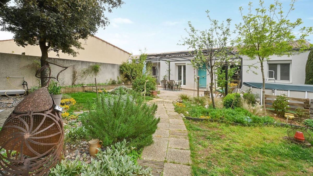 Serignan-du-Comtat House | Beautiful home in Serignan-du-comtat