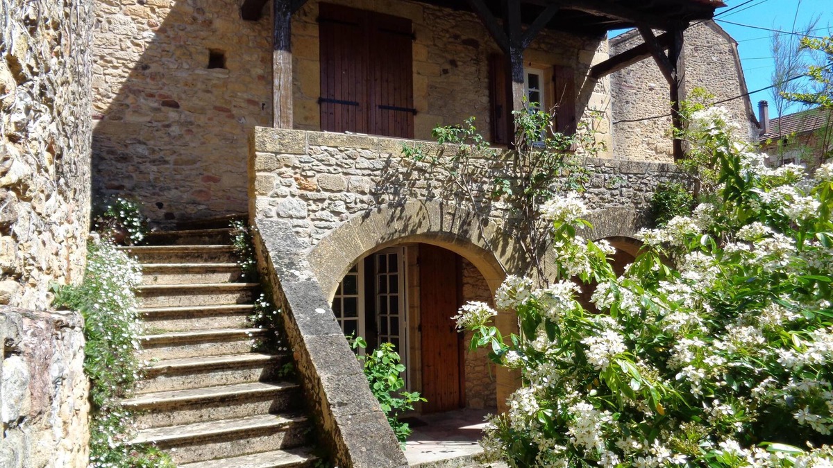 Siorac-en-Perigord House | beautiful house 18th cen time fans of old stones and history