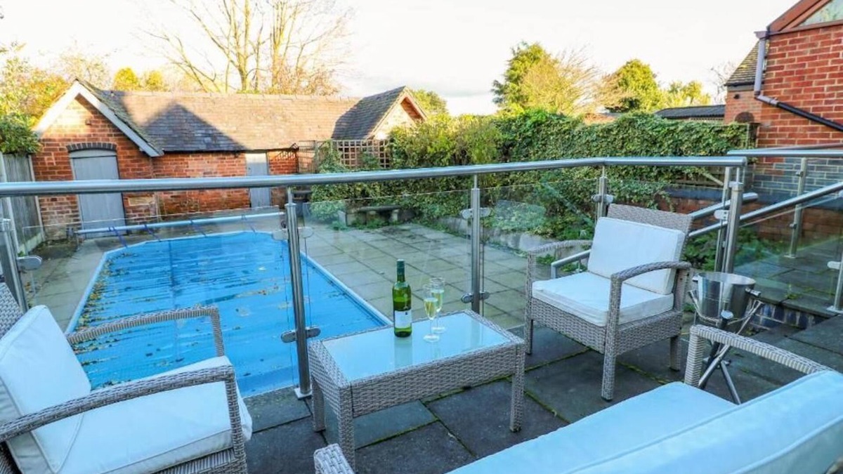 West Hallam House | Beautiful Holiday Home Village Sleeps up to 6
