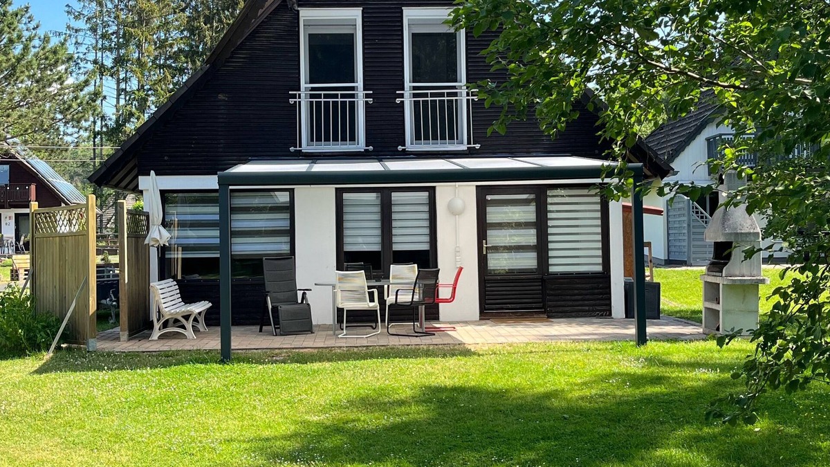 Frielendorf House | Beautiful holiday home on the edge of the forest in the Silbersee holiday park: Sky children's scooter bicycles
