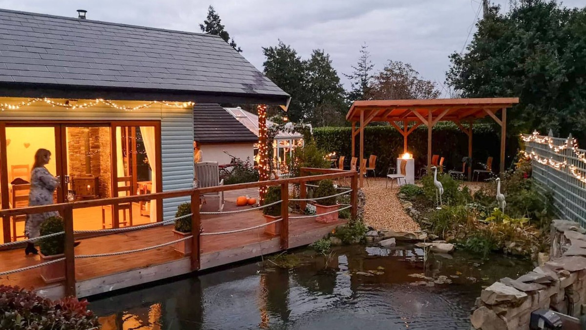 Downpatrick Apartment | Beautiful holiday home close to Strangford Lough with fabulous private hot tub.