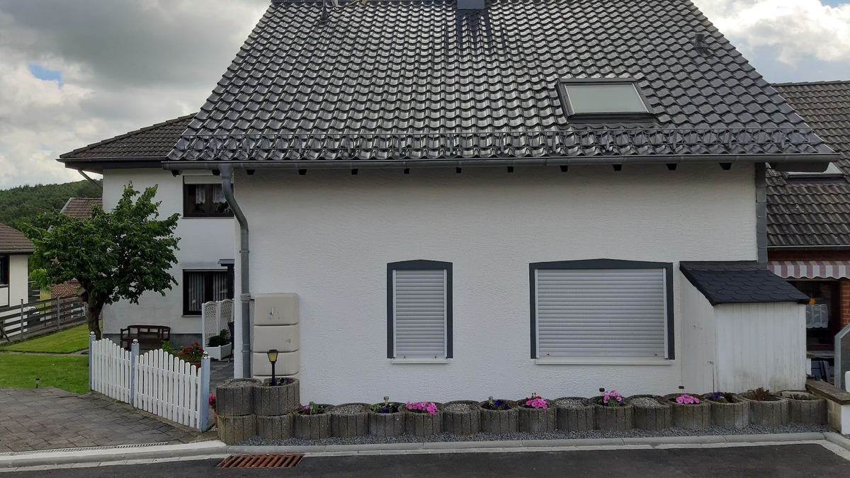 Holzheim House | Beautiful holiday home Pets permitted walking trips Lakes Jousting Golf
