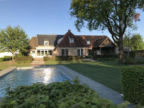 Balen House | Beautiful holiday home in Vlaanderen with shared pool
