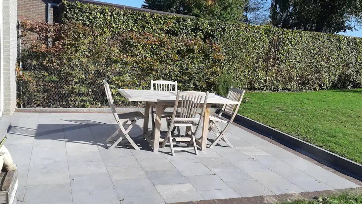 Alken House | Beautiful holiday home in Alken with a garden