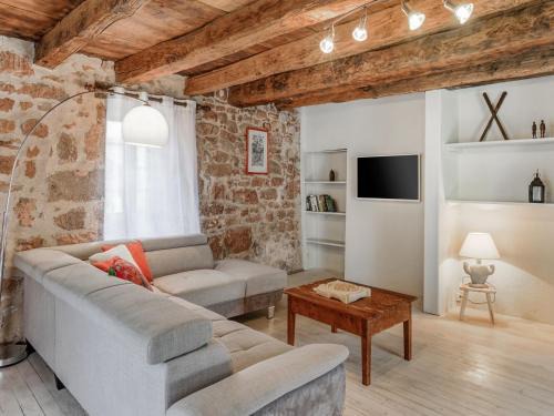 Teillots House | Beautiful holiday home with pool in Teillots