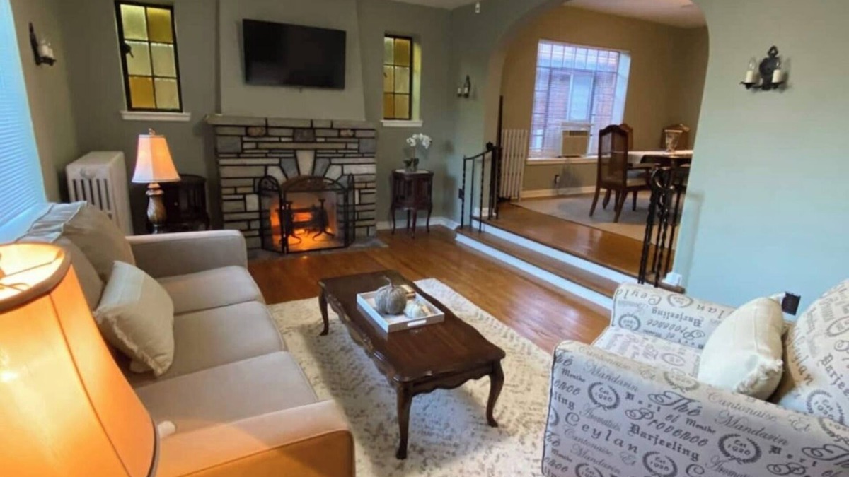 St. Louis Apartment | Beautiful Holly Hills Hideaway - 2BD/1BA in charming, safe & quiet neighborhood!