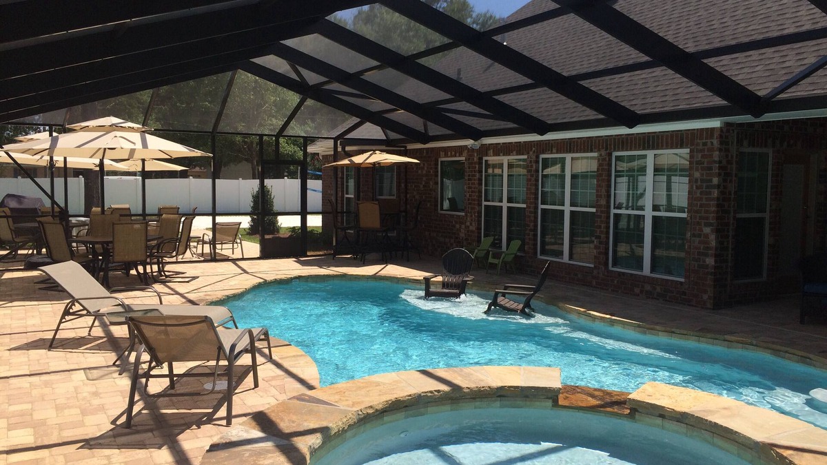 Foley House | Beautiful Home~6Beds/5Baths, Prv Pool & Spa, Volleyball Ct/Pet Friendly~