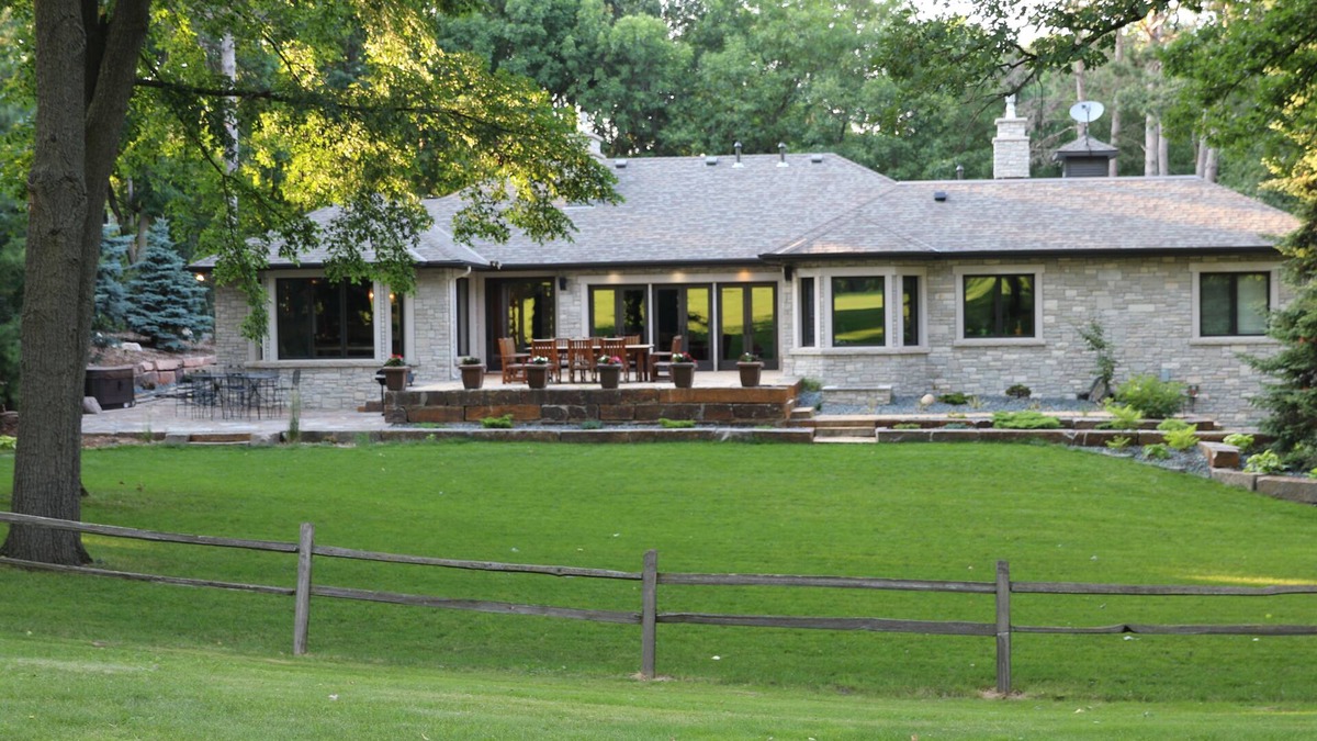 Minnetonka House | Beautiful Home 8 miles from Downtown Minneapolis adjacent to private Golf Course